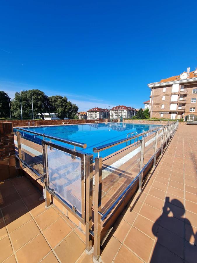 Noja. Piso En Noja A 5 Minutos De La Playa De Ris Apartment Bagian luar foto