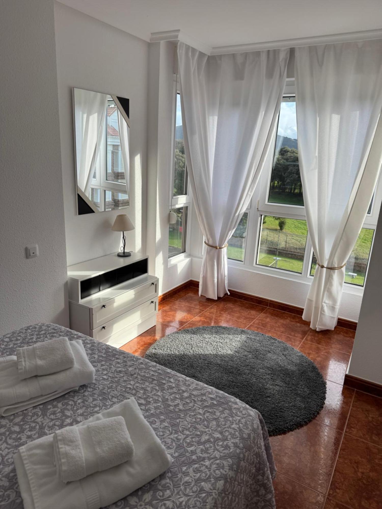 Noja. Piso En Noja A 5 Minutos De La Playa De Ris Apartment Bagian luar foto